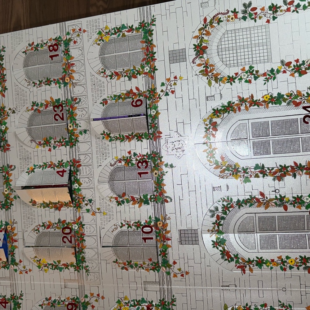 Gucci Holiday Ornament Advent Calendar - Picture 9 of 11